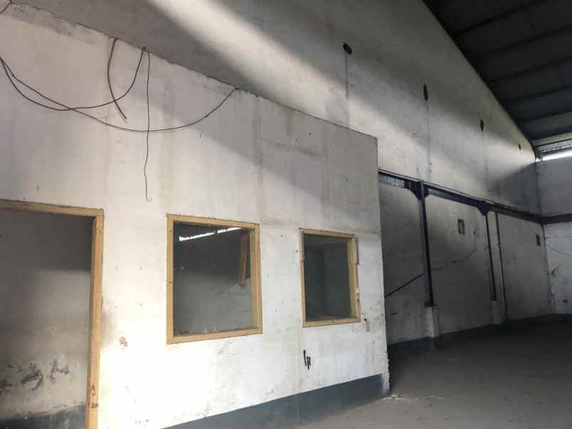 disewakan gudang siap pakai di dekat bunderan waru