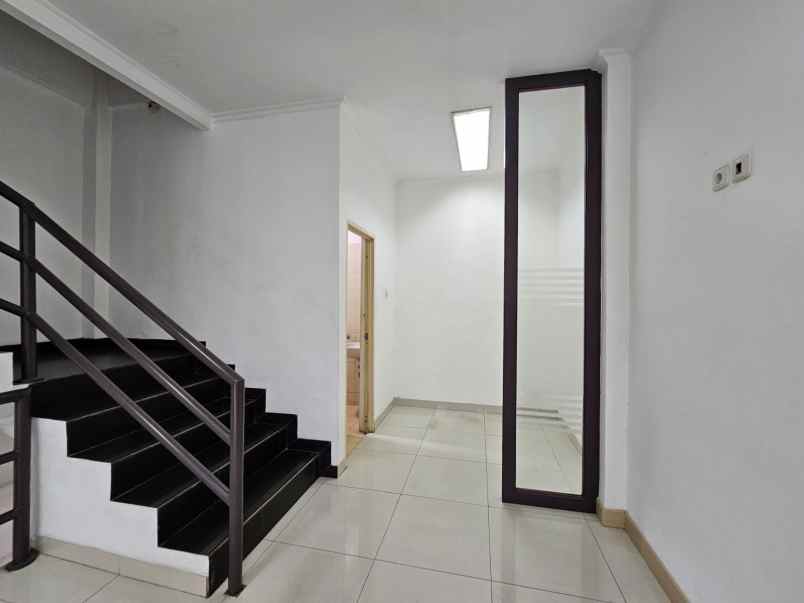 disewakan ruko di jl pluit sakti kav 16 jakarta utara