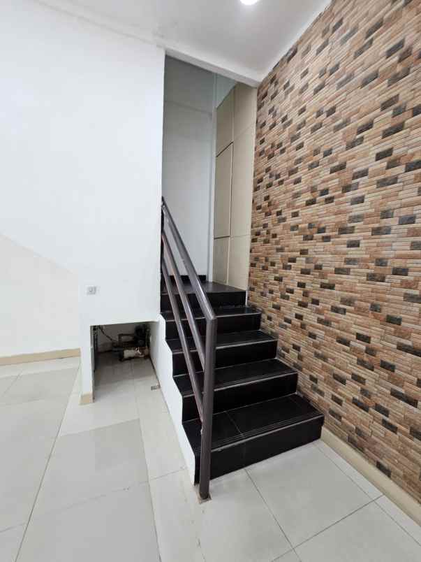 disewakan ruko di jl pluit sakti kav 16 jakarta utara