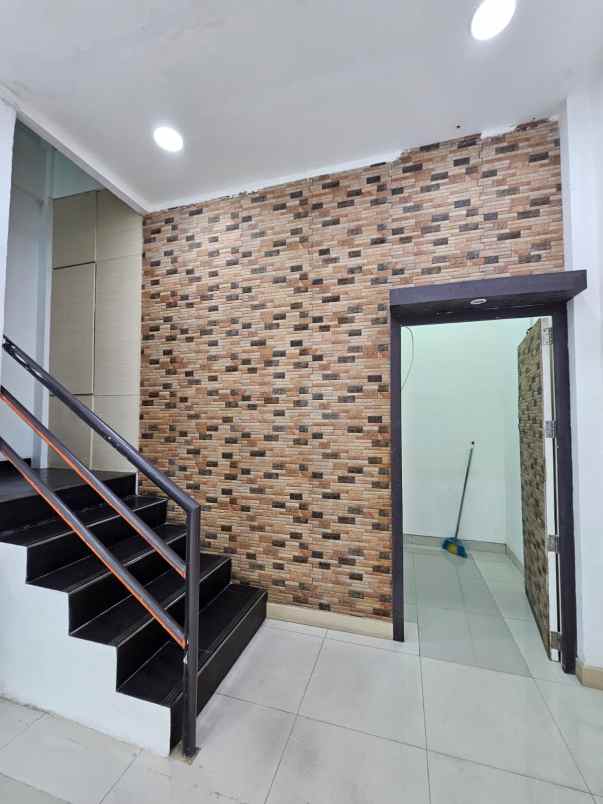 disewakan ruko di jl pluit sakti kav 16 jakarta utara
