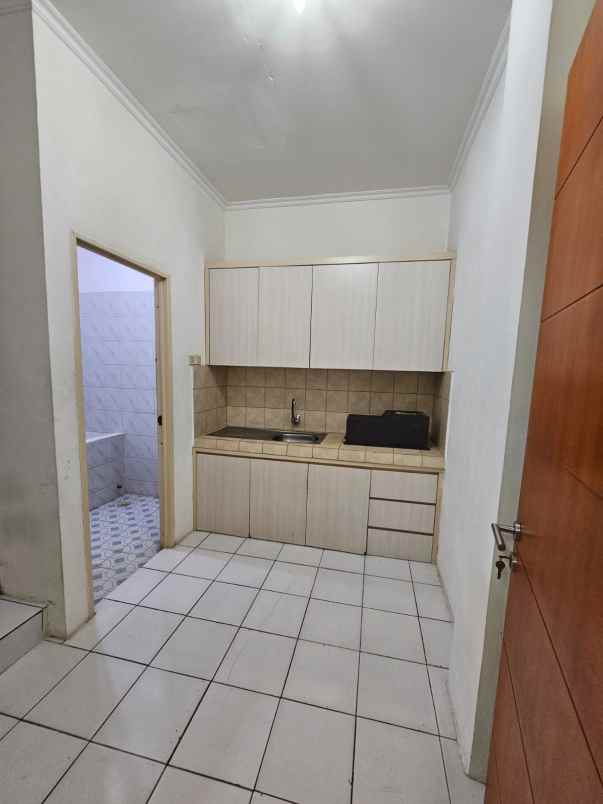 disewakan ruko di jl pluit sakti kav 16 jakarta utara