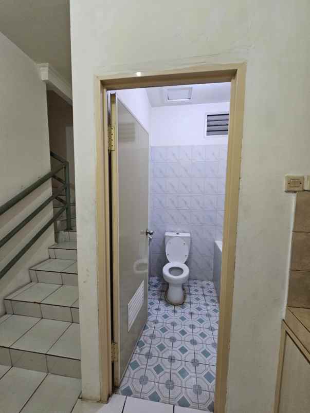 disewakan ruko di jl pluit sakti kav 16 jakarta utara