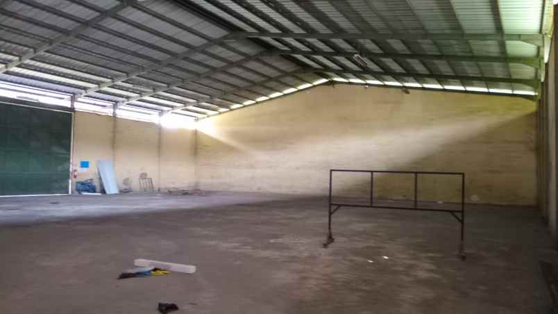 disewakan ruko gudang kantor mengger