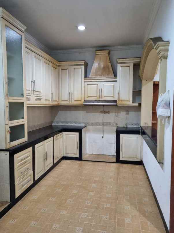 disewakan rumah 2 lt bagus rapi bebas banjir sunter