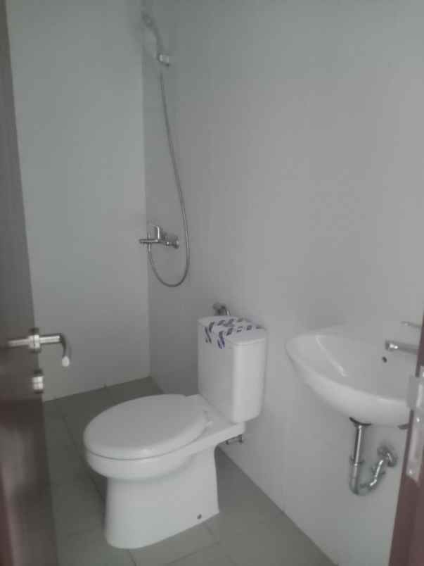 disewakan rumah cluster mahakam jakarta