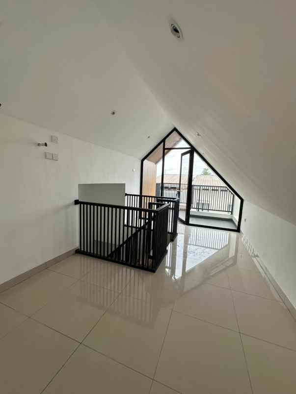 disewakan rumah cluster mahakam jakarta