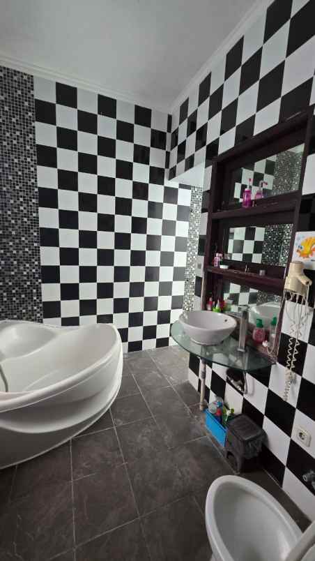 disewakan rumah pakuwon city