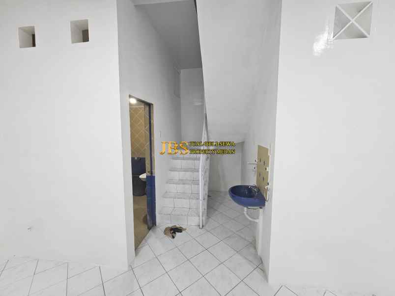 disewakan villa komplek cemara hijau jalan