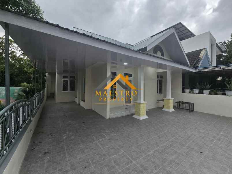 disewakan villa komplek cemara hijau jalan