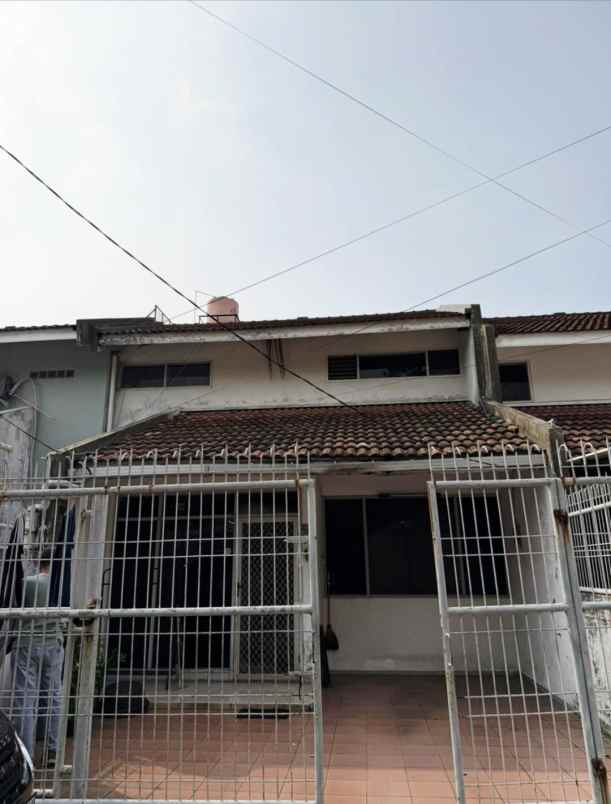 djual rumah komplek strategis srengseng