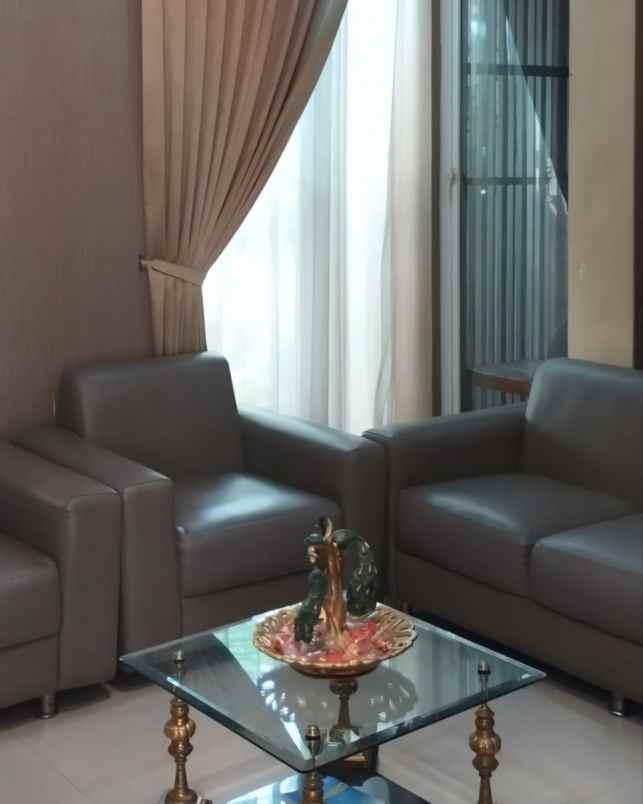 granada pakuwon indah minimalis siap huni ts carport 2