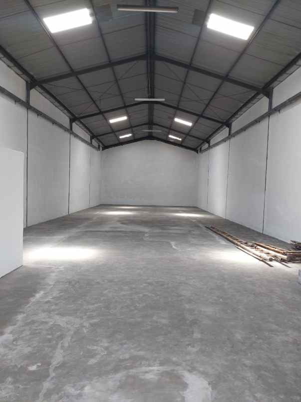 gudang margomulyo lantai cor beton siap pakai surabaya