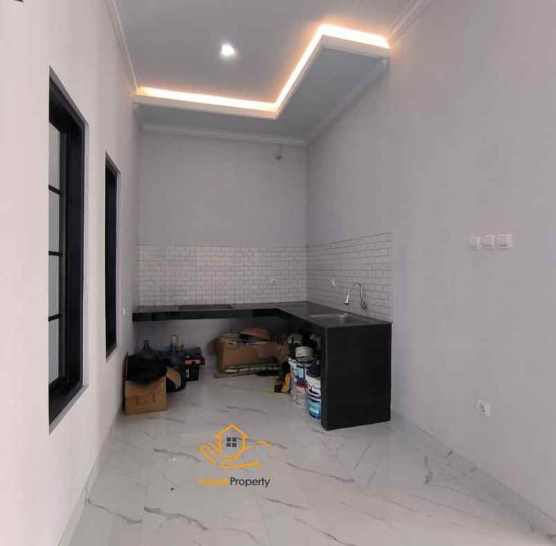 hunian 2 lantai rumah baru rawamangun jakarta timur