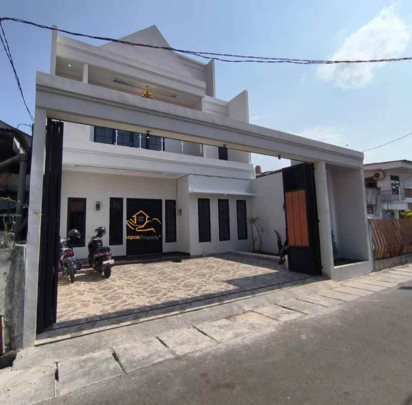 hunian 2 lantai rumah baru rawamangun jakarta timur