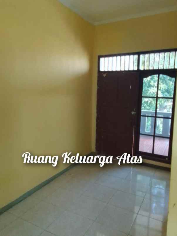 jual cepat rumah second 2 lantai