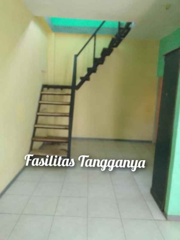 jual cepat rumah second 2 lantai