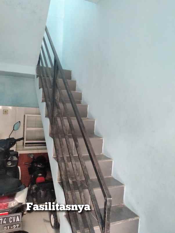 jual cepat rumah second 2 lantai