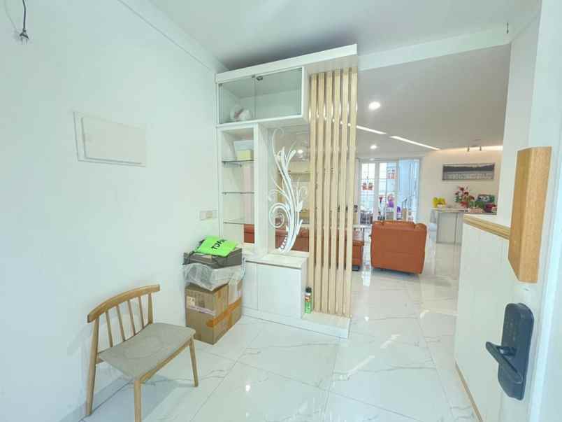 jual rumah furnished golf lake residence jak bar