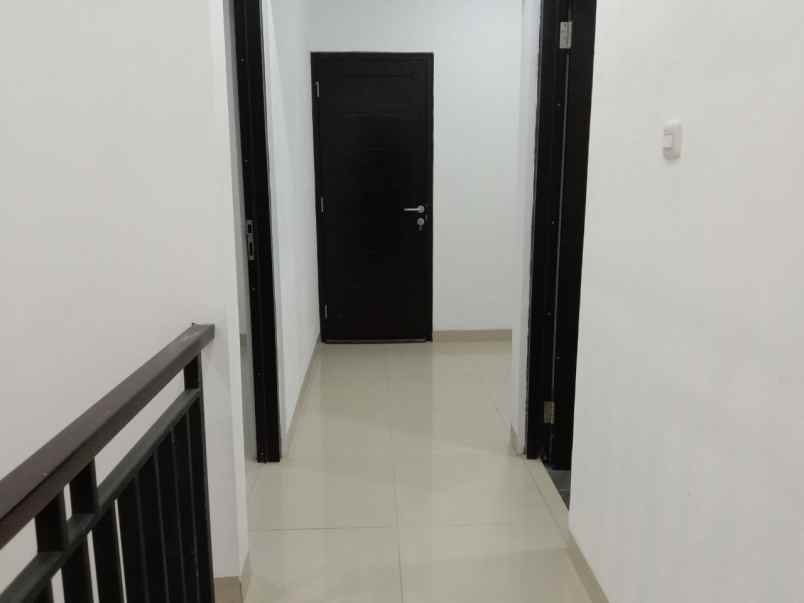 jual rumah jatiasih bebas banjir 4 km tol jatiasih