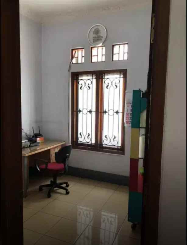 jual rumah pinggir jalan dengan roof top di lubang