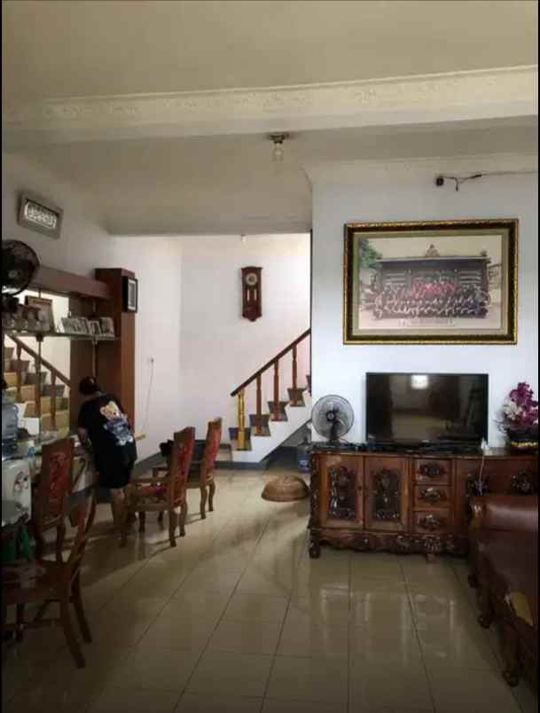 jual rumah pinggir jalan dengan roof top di lubang