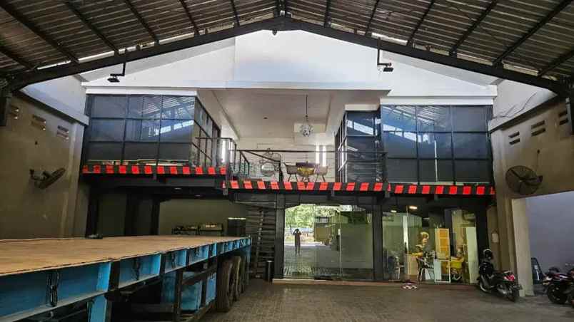 jual tempat usaha atau gudang di raya demak surabaya