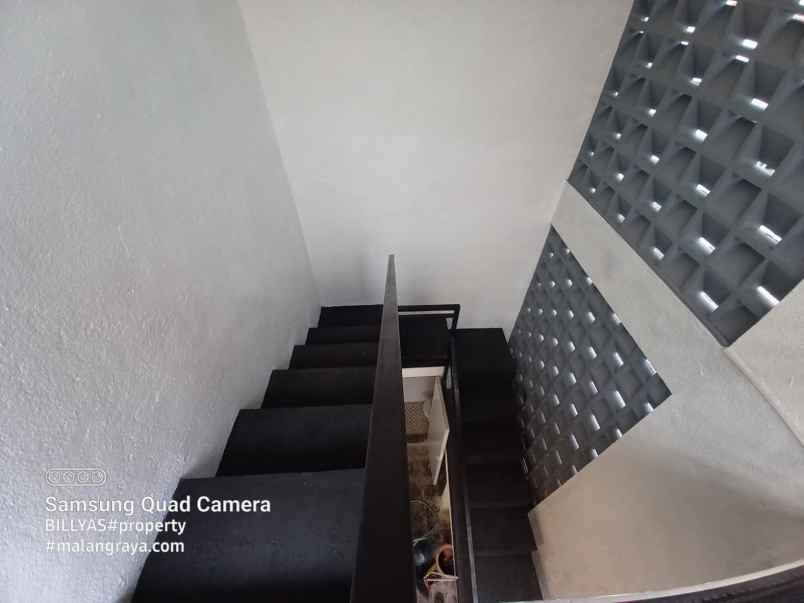 kost jl bendungan sigura gura