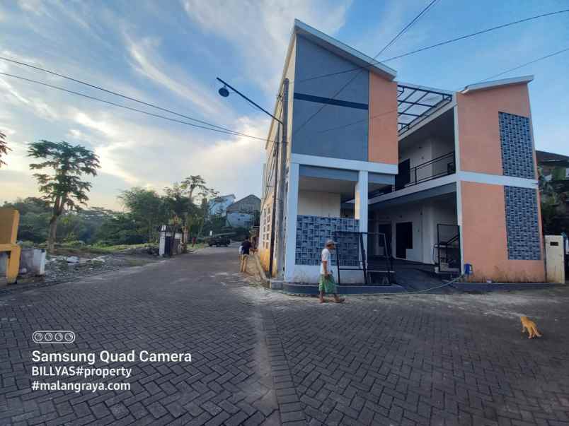 kost jl bendungan sigura gura