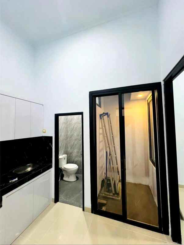 over 45jt rumah siap huni jl pengasinan sawangan depok