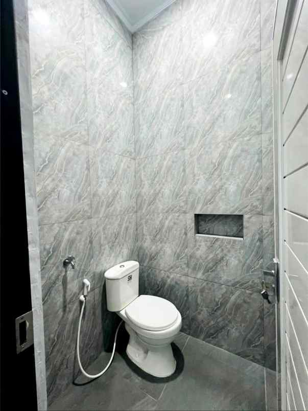 over 45jt rumah siap huni jl pengasinan sawangan depok