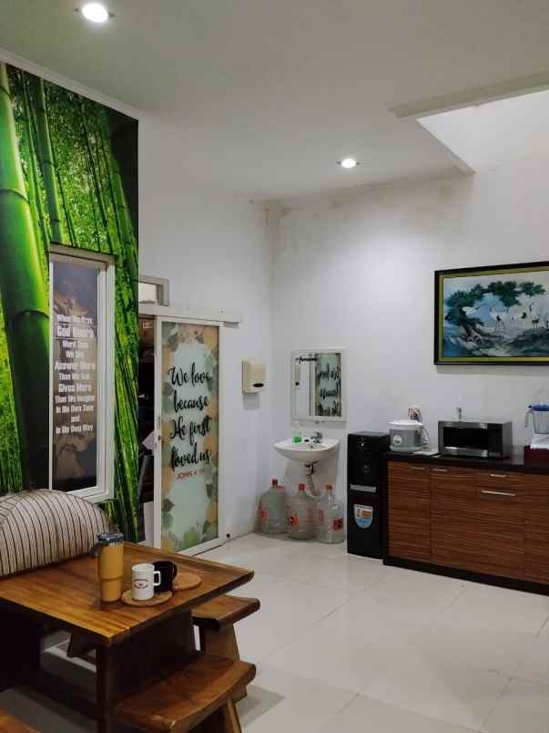 row jalan lebar rumah pakuwon city 2 lantai siap huni