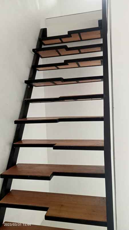 rumah 2 lantai 400 jt cibitung bekasi