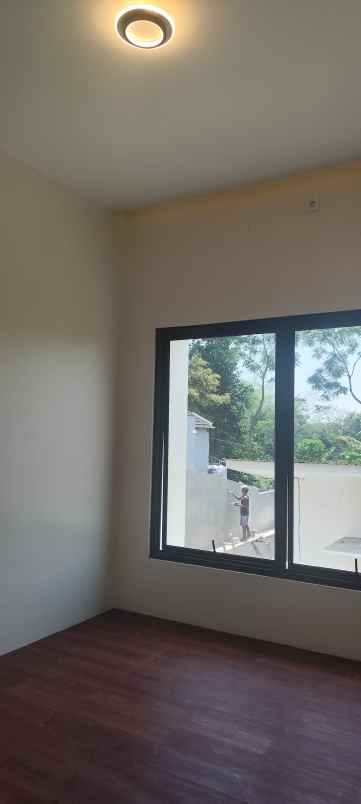 rumah 2 lantai ada pool di palagan km 15 5 donokerto