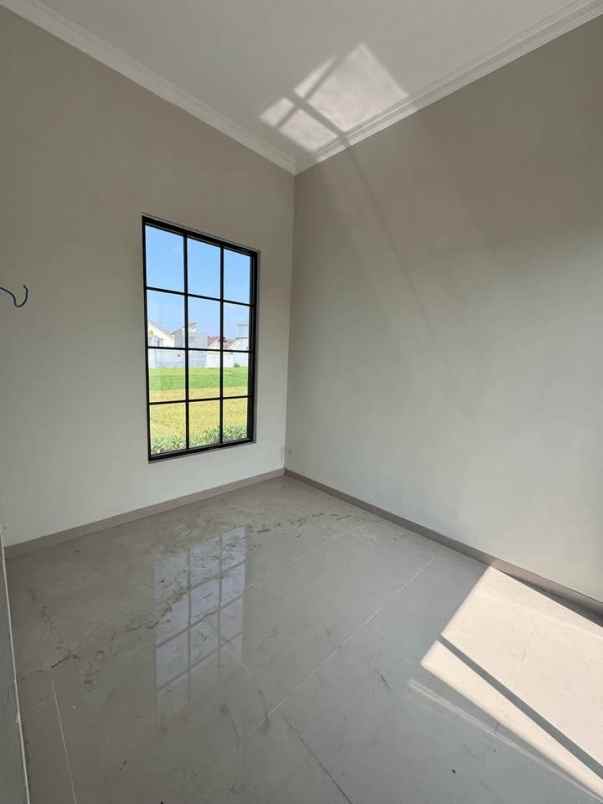 rumah 2 lantai classic modern lokasi sukun