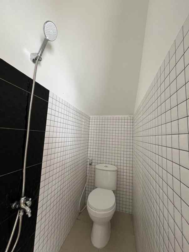 rumah 2 lantai cuma 600 jutaan di sawangan depok