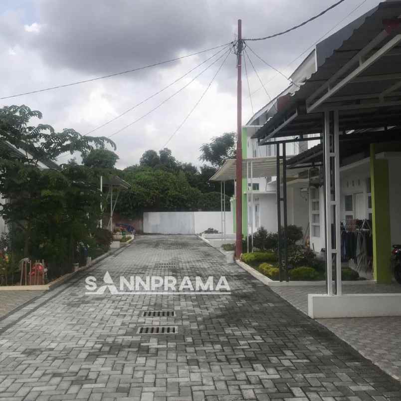 rumah 2 lantai dalam mini cluster bambu apus jaktim rn