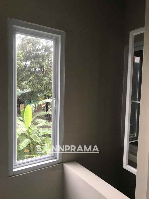 rumah 2 lantai dalam mini cluster bambu apus jaktim rn