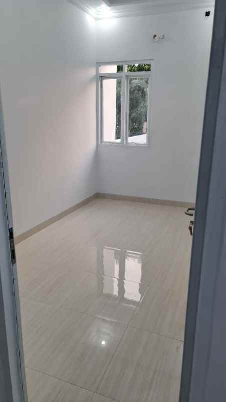 rumah 2 lantai di bumi anggrek bekasi utara