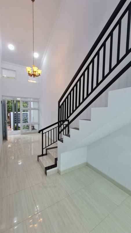 rumah 2 lantai di bumi anggrek bekasi utara
