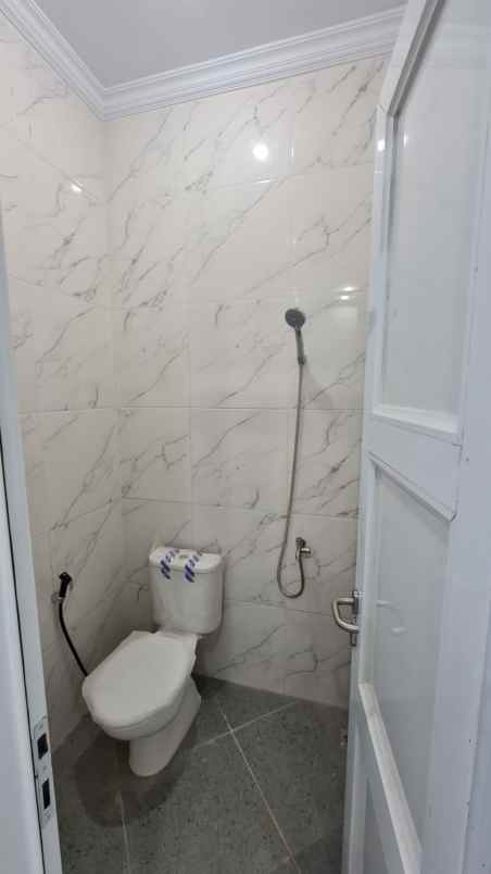 rumah 2 lantai di bumi anggrek bekasi utara