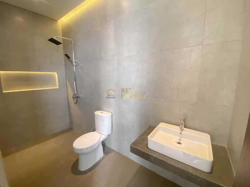 rumah 2 lantai full furnished 7 menit dari tugu jogja