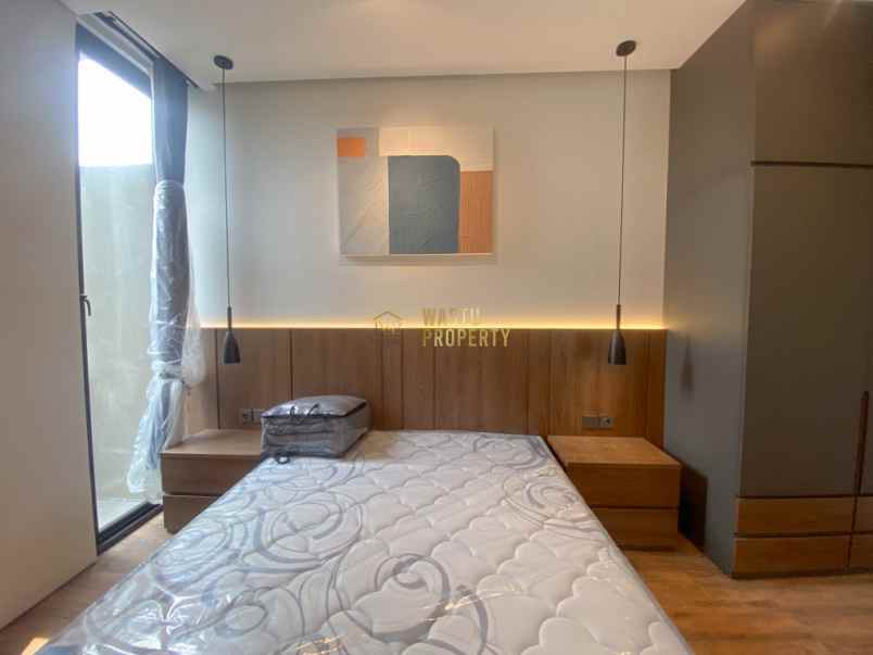 rumah 2 lantai full furnished 7 menit dari tugu jogja