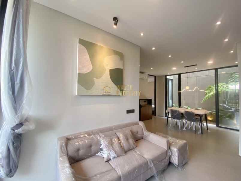 rumah 2 lantai full furnished 7 menit dari tugu jogja