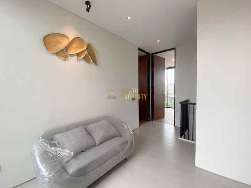 rumah 2 lantai full furnished 7 menit dari tugu jogja