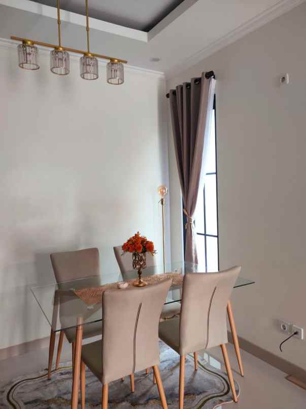 rumah 2 lantai modern tropis di tugu cimanggis depok