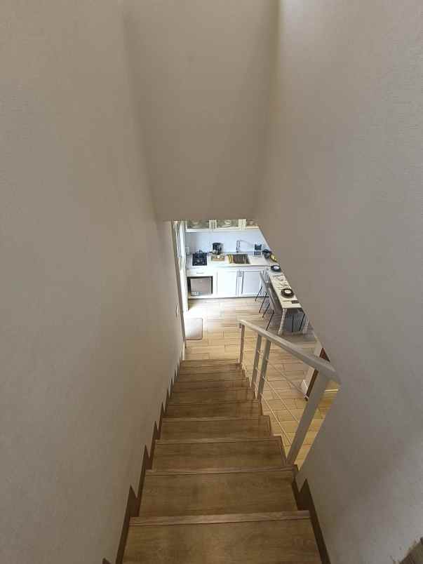 rumah 2 lantai siap huni lokasi strategis