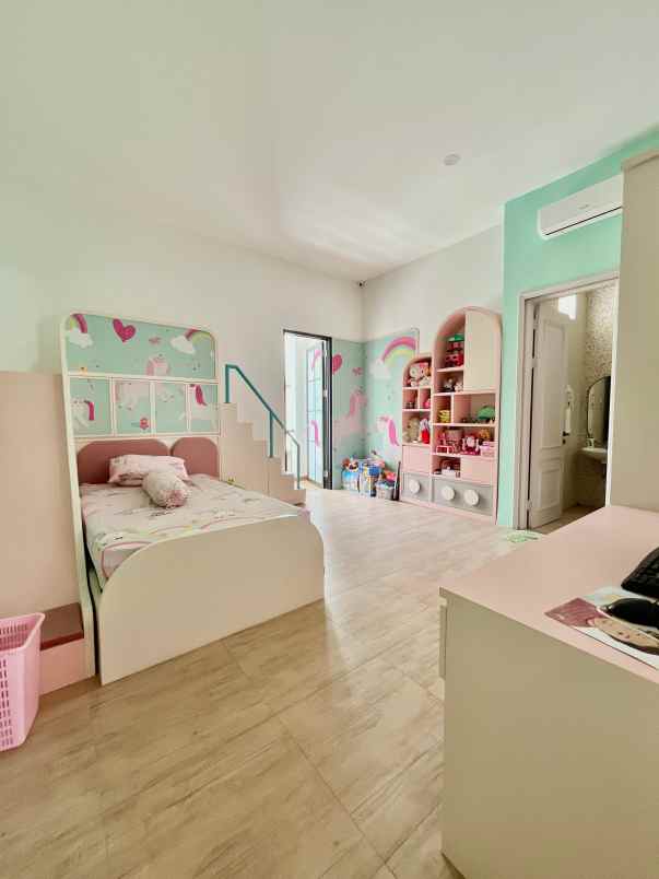 rumah 2 lt full furnish taman puspa raya bisa kpr