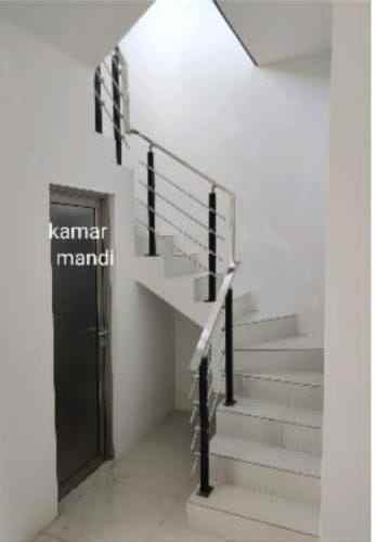 rumah area green land surabaya 2 lantai nego