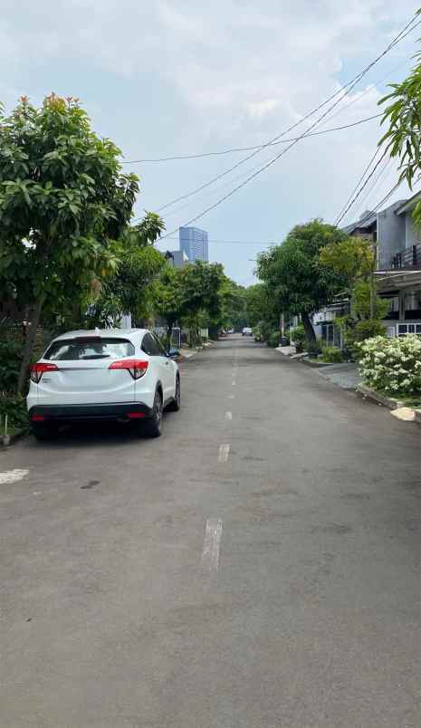 rumah bagus di bintaro sektor 9 tangerang selatan