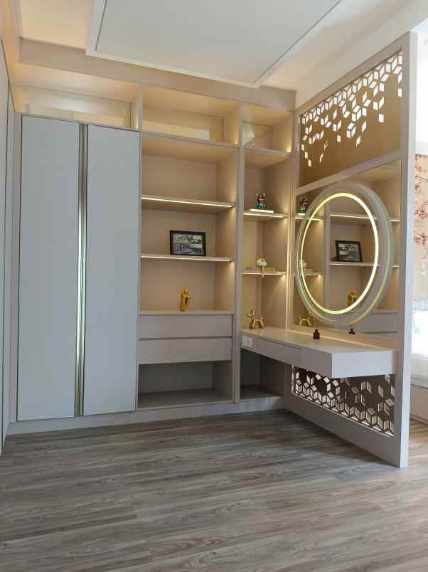 rumah baru american classic di pesanggrahan jaksel